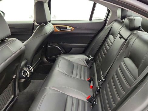 Used 2018 Alfa Romeo Giulia Ti w/ Quick Order Package 22X Lusso AWD/4WD image 21