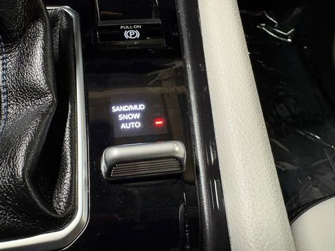 Used 2022 Jeep Compass Latitude image 13