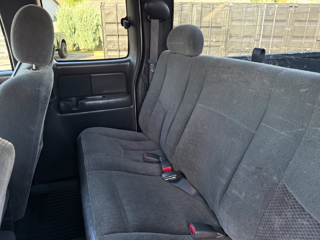 Used 2003 Chevrolet Silverado 2500 LS AWD/4WD image 32
