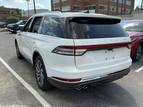 Used 2025 Lincoln Aviator 2WD image 5