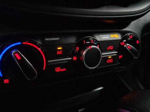 Used 2022 Kia Soul LX image 30