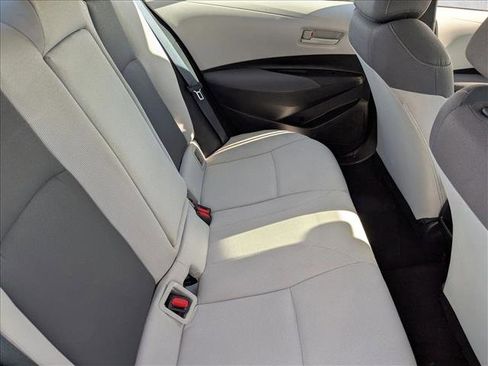 Used 2022 Toyota Corolla LE image 18