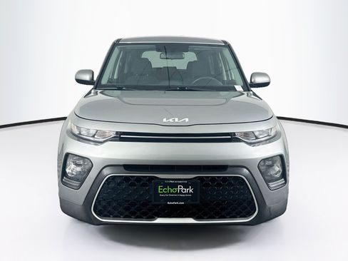 Used 2022 Kia Soul LX FWD image 2
