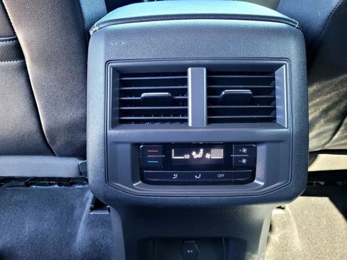 Used 2023 Volkswagen Atlas SE FWD image 15