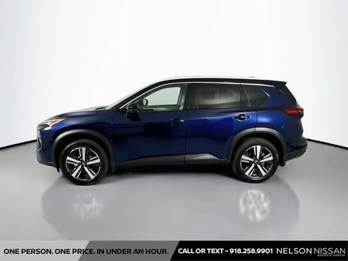 Certified 2025 Nissan Rogue SL w/ SL Premium Package AWD/4WD image 8