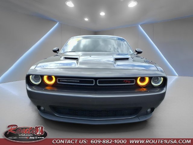Used 2018 Dodge Challenger R/T RWD image 9