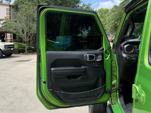 Used 2018 Jeep Wrangler Unlimited Sport S AWD/4WD image 20