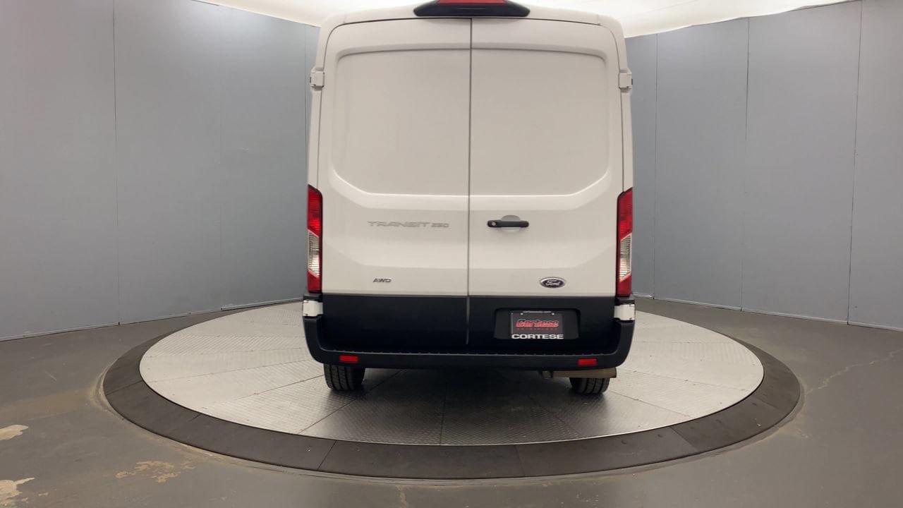 Used 2025 Ford Transit 250 148 Medium Roof Extended AWD image 4