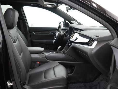 Used 2025 Cadillac XT6 Sport AWD/4WD image 11