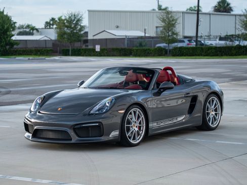 Used 2016 Porsche Boxster Spyder image 3