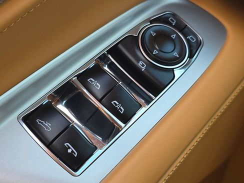 Used 2023 Chevrolet Corvette Stingray Premium Conv w/ Z51 Performance Package RWD image 21