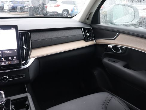 Certified 2025 Volvo XC90 B6 Plus image 13