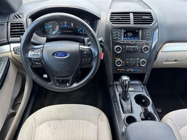 Used 2018 Ford Explorer FWD image 17