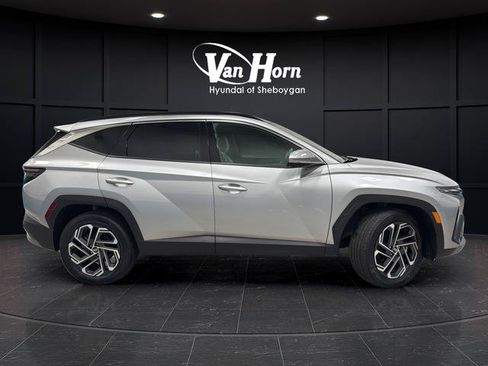Used 2025 Hyundai Tucson Limited AWD/4WD image 8