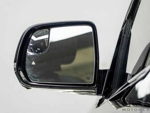 Used 2022 Jeep Grand Wagoneer Series III w/ Rear Seat Video Group 1 image 14