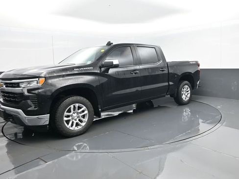 Used 2024 Chevrolet Silverado 1500 LT AWD/4WD image 1