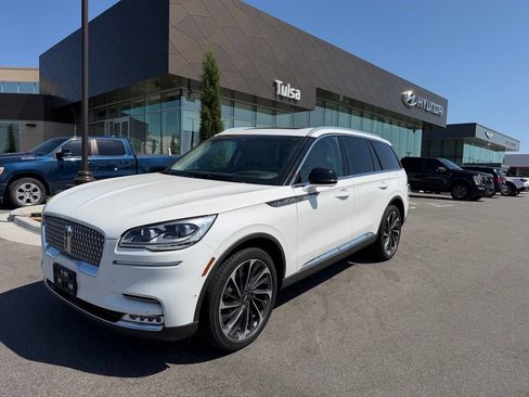 Used 2022 Lincoln Aviator Reserve w/ Equipment Group 201A AWD/4WD image 2