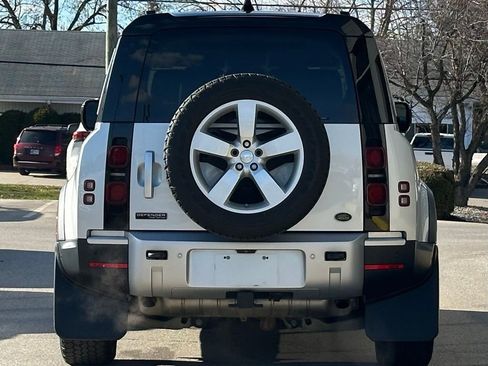 Used 2020 Land Rover Defender 110 First Edition image 9