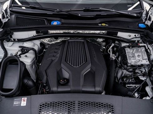 New 2026 Porsche Macan image 29