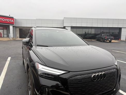 Used 2024 Audi Q4 e-tron Premium Plus image 8