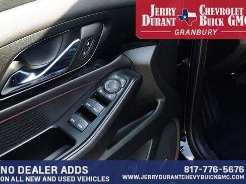 Used 2023 Chevrolet Traverse RS FWD image 17