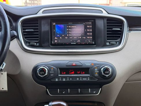 Used 2016 Kia Sorento EX FWD image 17