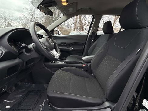 Used 2023 Nissan Kicks SV image 14