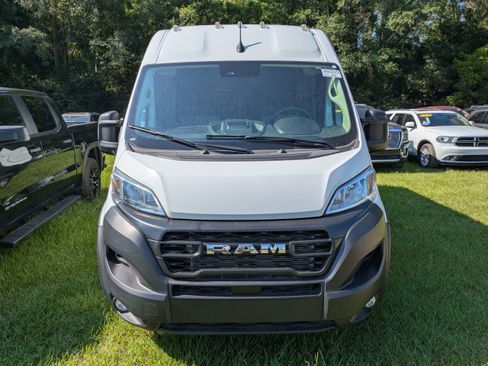 Used 2026 RAM ProMaster 2500 w/ Convenience Group FWD image 2