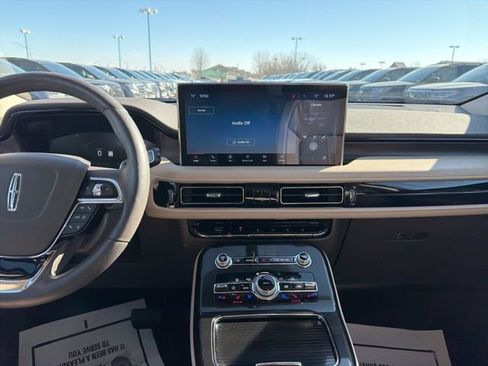 Used 2023 Lincoln Nautilus Reserve w/ Equipment Group 202A image 16