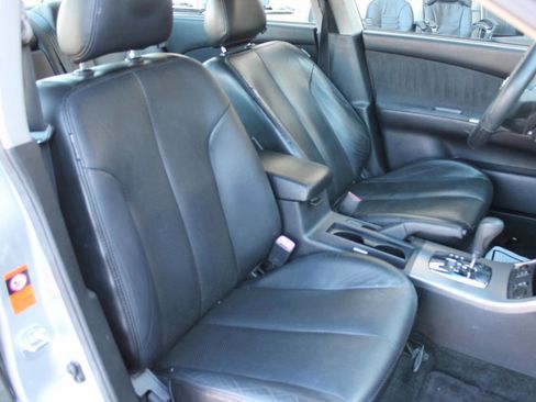 Used 2005 Nissan Altima 3.5 SE w/ (X02) Navigation Pkg image 20