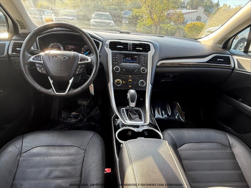 Used 2015 Ford Fusion SE w/ Equipment Group 202A FWD image 5