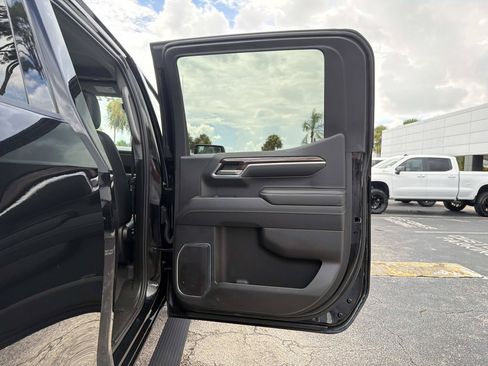 Used 2024 GMC Sierra 1500 Elevation w/ LPO, Elevation Black Package AWD/4WD image 17