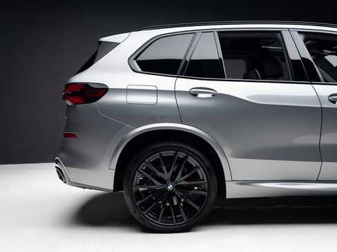 Used 2025 BMW X5 sDrive40i w/ M Sport Package RWD image 37