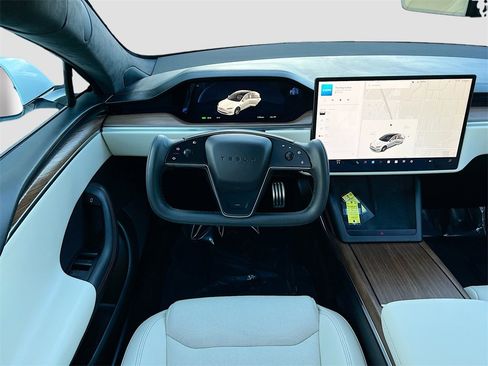 Used 2022 Tesla Model S image 21