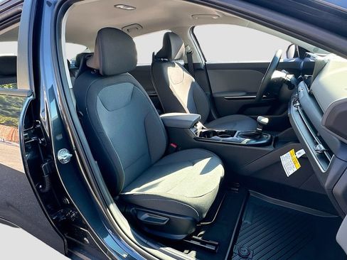 New 2025 Kia K4 LXS image 25