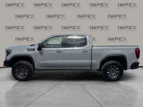 Used 2024 GMC Sierra 1500 AT4X image 2