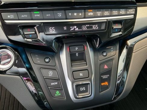 New 2026 Honda Odyssey Touring image 15