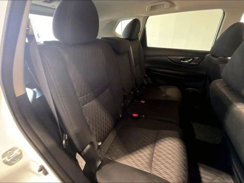 Used 2019 Nissan Rogue S FWD image 26