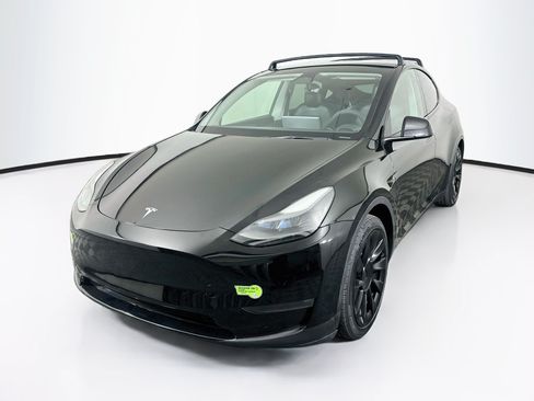 Used 2023 Tesla Model Y Long Range AWD/4WD image 3