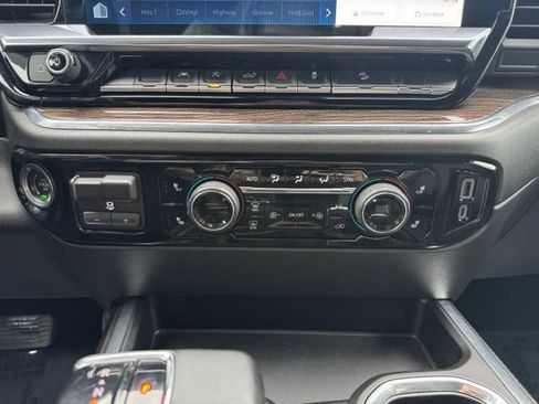 Used 2024 Chevrolet Silverado 1500 RST AWD/4WD image 12