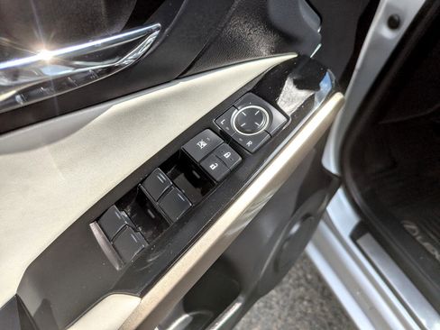 Used 2015 Lexus IS 250 4dr Sport Sdn AWD image 12