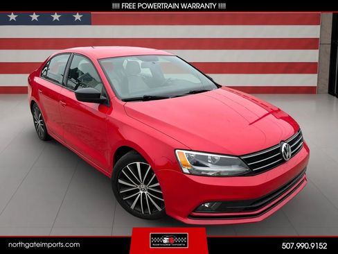 Used 2016 Volkswagen Jetta Sport image 1