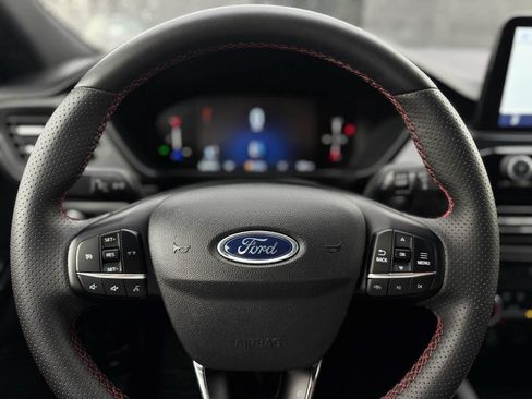 Used 2025 Ford Escape ST-Line Select AWD/4WD image 13