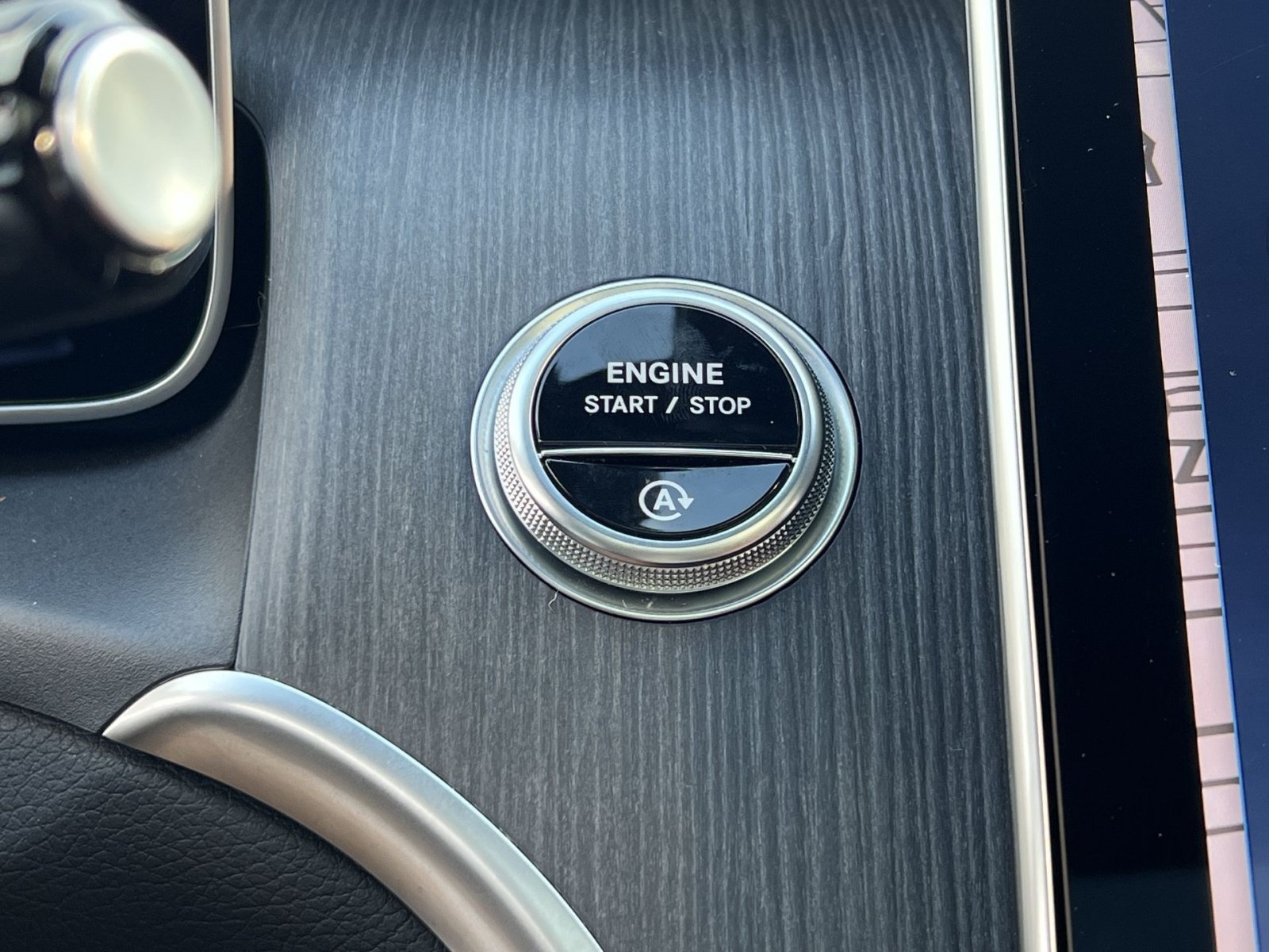 Certified 2024 Mercedes-Benz GLC 300 4MATIC image 38