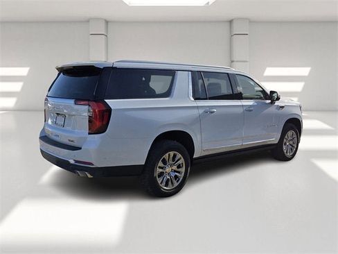 New 2026 GMC Yukon XL Denali w/ Sun & Power Step Package image 5