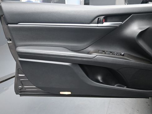 Used 2023 Toyota Camry XLE image 19