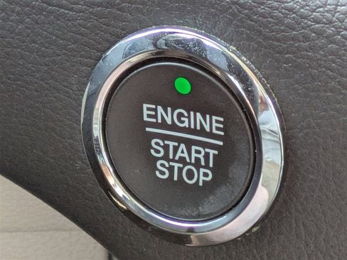 Used 2016 Ford Edge Titanium w/ Technology Package image 31