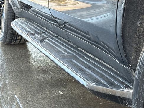 Used 2024 Chevrolet Tahoe LT image 9