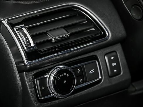 Used 2021 Lincoln Navigator Reserve image 23