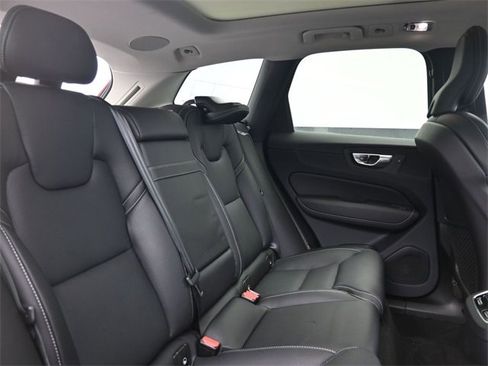 Used 2019 Volvo XC60 T5 Inscription w/ Protection Package Premier image 32